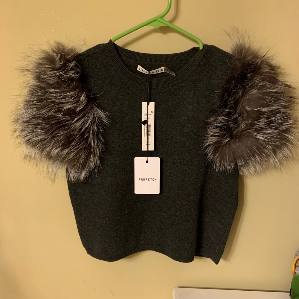 BRAND NEW WITH TAGS Alice + Olivia top size L